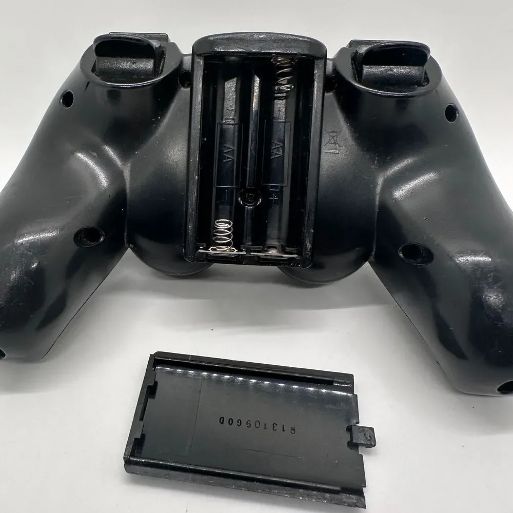 MadCatz Game Controller Wireless‎ Pad Battery PoweredBlack Dual Analog Sticks